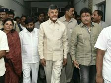 హరికృష్ణ భౌతికకాయాన్ని చూసి కన్నీటిపర్యంతమైన చంద్రబాబు, బాలకృష్ణ,  పురంధేశ్వరి