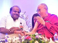 మాజీ ప్రధాని నెహ్రూకు స్వార్థం కోసం పాకిస్తాన్ విభజన, క్షమాపణలు చెప్పిన దలైలామా ! 