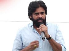 ఆ బలహీనత వదల్లేను: పవన్ కళ్యాణ్, జగన్-చంద్రబాబులపై విమర్శలు