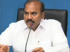 వీక్లీ ఆఫ్ లతో పాదయాత్రలు చేసే ఏకైక నాయకుడు జగన్:మంత్రి పుల్లారావు సెటైర్