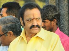 హరికృష్ణ కారు 120 కి.మీ వేగంతో వెళుతోంది: కారులో ఉన్న శివాజీ