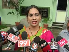 అవమానించారు: టీడీపీ ఎంపీ శివప్రసాద్‌పై తమన్నా సింహాద్రి ఫిర్యాదు