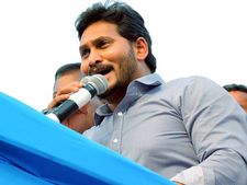  ఆరో పెళ్లికి సిద్ధమయ్యారు, బాదుడంతా లోకేష్ కోసమే..: బాబుపై జగన్ నిప్పులు