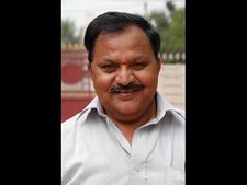 బాబుకు భారీ షాక్: జనసేనలోకి టీటీడీ మాజీ చైర్మన్ చదలవాడ, కారణం ఇదే!