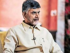 చంద్రబాబు అవకాశవాద రాజకీయాలు;పగలు బీజేపీతో...రాత్రి కాంగ్రెస్‌తో!:వైసిపి