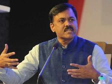 చంద్రబాబు మరో డ్రామాకి తెరతీశారు:ఎంపి జివిఎల్;24 గంటల్లో కేసు వాపసు తీసుకోవాలి:సోమిరెడ్డి