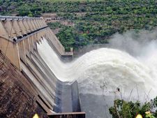 కృష్ణమ్మ పరవళ్లు:నాలుగేళ్ల తరువాత నిండు కుండలా నాగార్జున సాగర్...పులిచింతల కూడా ఫుల్లే! 