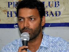  ఇక జేసీ పవన్ వంతు: హామీలు నెరవేర్చమన్నందుకు గ్రామస్తుడిపై జూనియర్ జేసీ చిందులు