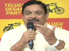 సీఎం పదవికి జగన్‌ అనర్హుడు...మోదీకి, జగన్‌కు ప్రజలు తగిన బుద్ధి చెబుతారు:మంత్రి కళా వెంకట్రావు