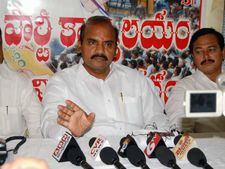 ఎవరిమీదన్నా అనుమానం ఉంటే ఎస్పీకి ఫిర్యాదు చేయండి:పవన్‌కు సలహా ఇచ్చిన మంత్రి పుల్లారావు
