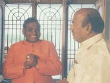 ప్రబోధానంద స్వామిపై కేసు నమోదు: సీడీ, పెన్‌డ్రైవ్‌లో సాక్ష్యాలు