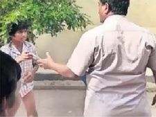 గుడ్డలూడతీసి...కాళ్లతో తన్నాడు...గిరిజన విద్యార్థులపై ఓ ప్రిన్సిపాల్ దాష్టికం
