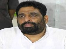 కాంగ్రెస్ ను బ్రతికించేందుకు చంద్రబాబు యత్నం:సోము వీర్రాజు;వాళ్లు ఆంధ్రా ద్రోహులు:బుద్దా వెంకన్న