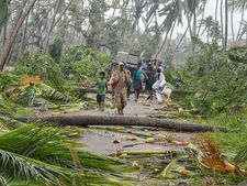 అమ్మో..మళ్లీ తుఫానా!..పుకార్లతో వణికిపోతున్న శ్రీకాకుళం జిల్లా:అప్పుడే చెప్పలేమంటున్న అధికారులు