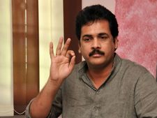 ఆపరేషన్ గరుడ వ్యాఖ్యలపై...హీరో శివాజీని విచారించండి:విజయవాడ సిపికి వైసీపీ నేతల ఫిర్యాదు