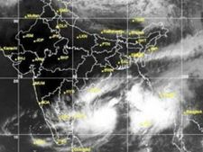 బంగాళాఖాతంలో తీవ్ర వాయుగుండం...మ‌ధ్యాహ్నానికి తుఫాన్‌గా మారే అవకాశం