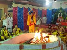 శారదాపీఠంలో అత్యంత వైభవంగా కొనసాగుతున్న లక్ష చండీయాగం, అతిరుద్ర యాగం 
