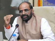 తిత్లీ తుపాను బాధిత ప్రాంతాల్లో కేంద్రమంత్రి పర్యటన;రూ.1337 కోట్ల సాయానికి కేంద్రం అంగీకారం