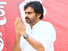ఇబ్బందిపెట్టొద్దు, ఈ తల్లి సెంటిమెంట్‌తో చావగొట్టొద్దు!: తల్లికి చేతులు జోడించి పవన్ కళ్యాణ్!!