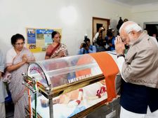 నేను ఉన్నాను, ఫ్యామిలీకి ధైర్యం చెప్పిన ప్రధాని మోడీ: నివాళులు, నమ్మలేకపోతున్నా! 