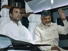 చంద్ర‌బాబు అందుకే రాహుల్ ని క‌లిసారు : ఏపిలో ఒంటిరిగా వెళ్తే 50 సీట్లు కూడా రావు..!