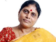 వైయ‌స్ మ‌ర‌ణించాక ఈ 9 ఏళ్ల జీవితం ఒక ఎత్తు..! జ్ఞాప‌కాల‌ను నెమ‌రువేసుకుంటూ చ‌లించిపోయిన విజ‌య‌మ్మ‌..