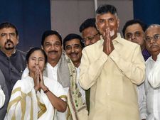 బెంగాళీలో మాట్లాడిన చంద్రబాబు, ఏపీ సీఎం ప్రశ్నకు గట్టిగా జవాబివ్వాలని మమతా బెనర్జీ