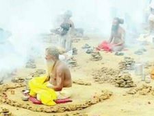 ఆ జిల్లాలో అఘోరాల హల్ చల్ .... నూతన సర్పంచ్ లే టార్గెట్ 
