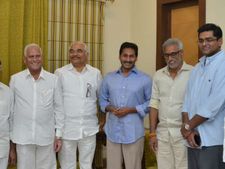 బాబు పాల‌న మీద విర‌క్తి పుట్టింది : గెలిచేది జ‌గ‌నే : వైసిపి లో చేరిన‌ జై ర‌మేష్..!