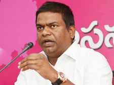 విద్యార్థిలా మారిన ఎమ్మెల్యే.. పరీక్షలు రాసిన జీవన్ రెడ్డి