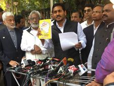 డిజిపి తో స‌హా ఆ ముగ్గురినీ త‌ప్పించండి:ఒకే వ‌ర్గానికి పోస్టింగ్‌లు: బాబు 4 వేల కోట్లు సిద్దం చేసారు