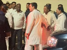 ఎయిర్ పోర్టులో రాహుల్ గాంధీ, సిద్దరామయ్య రహస్య చర్చలు, మోడీ జిందాబాద్: టెక్కీల నినాదాలు !