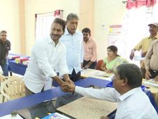 వేలాదిమందితో బహిరంగ సభ: సర్వమత ప్రార్థనలు: నామినేషన్ దాఖలు చేసిన జగన్ 