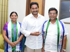 మంగళగిరి సీటును జగన్ కు కానుకగా ఇస్తాం: వైఎస్ఆర్ సీపీలో చేరిన మాజీ ఎమ్మెల్యే