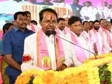కరీంనగర్ ప్రచార సభలో కేసీఆర్ సంచలనం .. అవసరమైతే కొత్త జాతీయపార్టీ పెడతా 