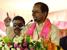 ఢిల్లీ రాజకీయాల్లో కేసీఆర్ అడుగుపెడతారనే భయం బీజేపీకి పట్టుకుంది: కేసీఆర్