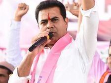కాంగ్రెస్ నాయకులు బాత్రూం కు వెళ్ళాలన్నా రాహుల్ గాంధీ పర్మిషన్ కావాలి .. కేటీఆర్ సెటైర్