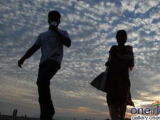 పెళ్లికి హ్యాండ్ ఇచ్చిన ప్రియుడు, లాడ్జ్ లో చెయ్యి కోసుకున్న లేడీ టెక్కీ, పోలీసులకు ఫోన్ చేసి !