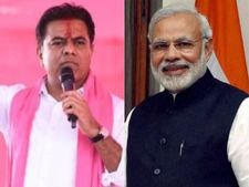 ముసి ముసి నవ్వులు నవ్విండు ఔతల పడ్డాడు .. మోదీపై కేటీఆర్ సెటైర్లు