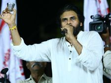  పవన్ కళ్యాణ్ వ్యాఖ్యలతో పాకిస్తాన్ మీడియా సంబరాలు