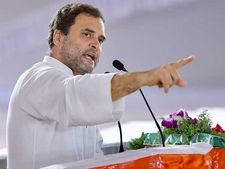 కాంగ్రెస్ పార్టీ లో రాహుల్ వదిలిన ఆయుధం ఎవరో తెలుసా ?