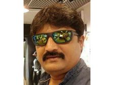 పట్టపగలు కాల్పుల మోత: గ్యాంగ్ స్టర్ హతం: సెటిల్ మెంట్లతో రూ.600 కోట్లు