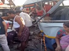 అతివేగం ఫలితం: అనంతలో ఘోర రోడ్డు ప్రమాదం: ఆరుమంది దుర్మరణం