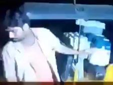 ఆటోలో ఈవీఎంలు!.. జగిత్యాలలో అర్ధరాత్రి కలకలం.. అదంతా ఫేక్ అంటున్న ఈసీ