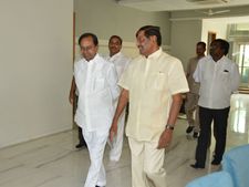 కారెక్కనున్న టీడీపీ సీనియర్..! మండవ ఇంటికి కేసీఆర్.. కూతురు గెలుపు కోసమేనా?