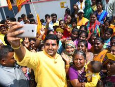 భజనలందు.. లోకేశ్ భజన వేరయా.. బాబు గర్భంలో ఉన్నప్పటి విషయాలు చెప్పిన టీడీపీ నేత ! 