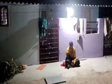 లవ్..సెక్స్..ధోకా! ప్రియుడి ఇంటి ముందు యువతి ధర్నా! 