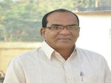 గులాబీ బాస్ గిరిజన మంత్రిగా అవకాశం ఇస్తామన్నారట .. అయినా  టీడీపీ ఎమ్మెల్యే మెచ్చా రారట 