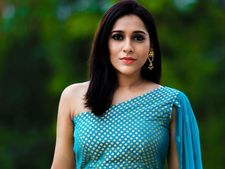 పాపం .. యాంకర్ రష్మీ ఓటు కోసం ఎన్ని పాట్లు పడిందో మీకు తెలుసా ?