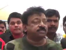 పోలీసులు మమ్మల్ని విజయవాడలో ఉండనివ్వట్లేదు: ఎత్తుకొచ్చి ఎయిర్ పోర్ట్ లో పడేశారు: రామ్ గోపాల్ వర్మ 